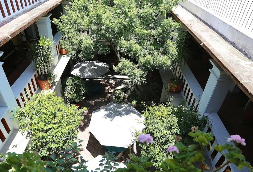 هتل Parador Del Dominico