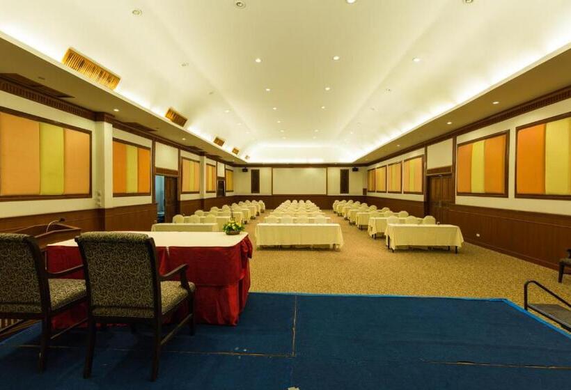 هتل Pattawia Resort & Spa, Pranburi