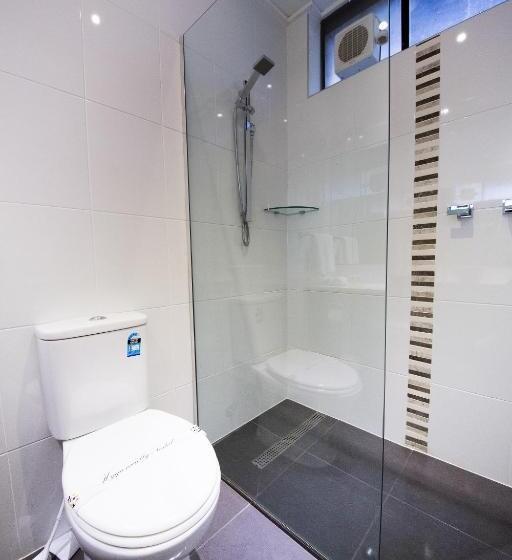 Sandown Regency Hotel & Apartments