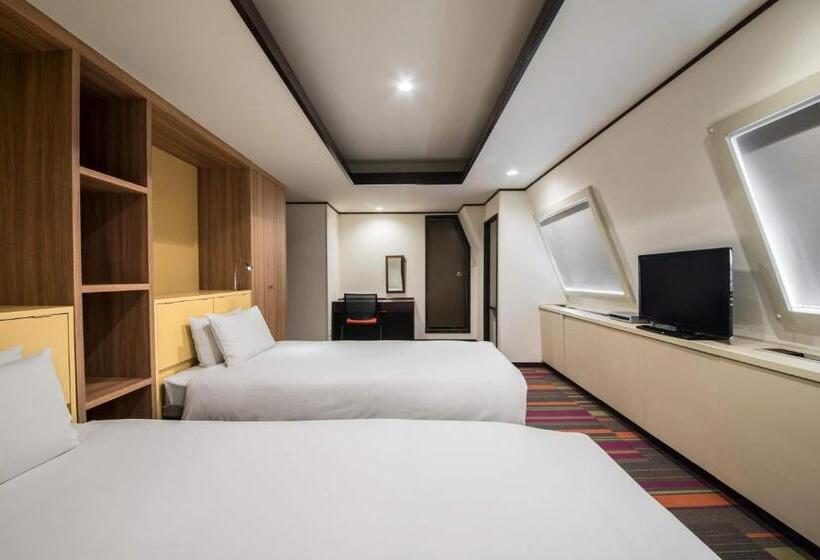 Fotos del hotel The B Sangenjaya:  6