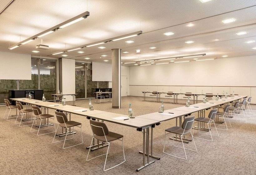 هتل Vienna House Easy By Wyndham Stuttgart