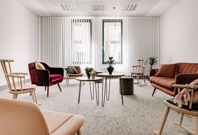 هتل Vienna House Easy By Wyndham Stuttgart