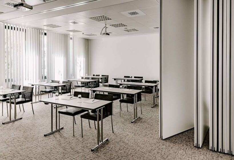 هتل Vienna House Easy By Wyndham Stuttgart
