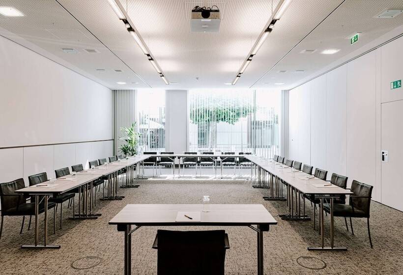 هتل Vienna House Easy By Wyndham Stuttgart