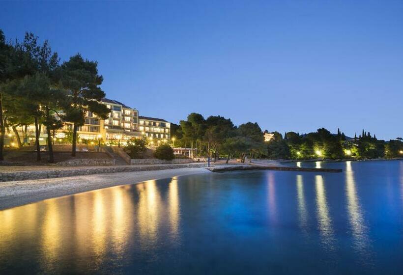 هتل Aminess Grand Azur
