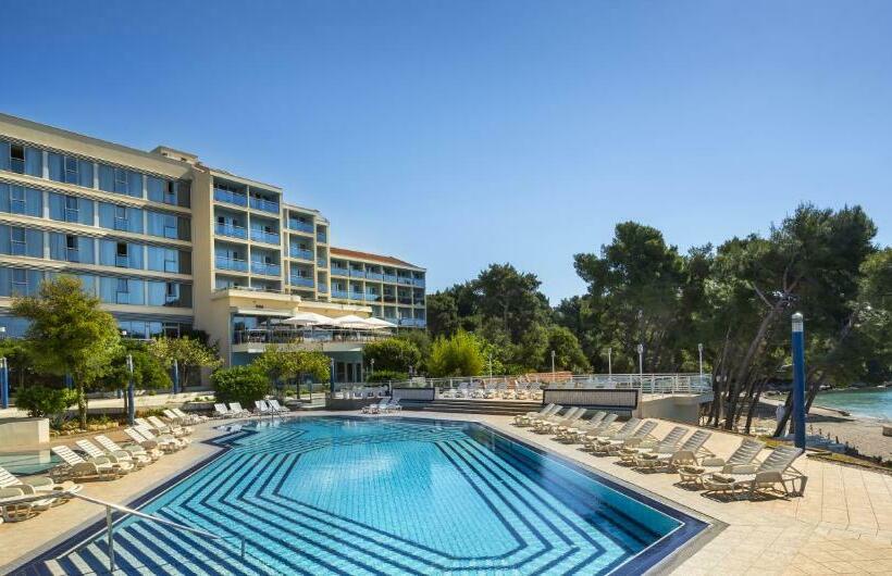 هتل Aminess Grand Azur
