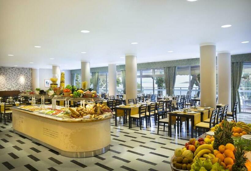هتل Aminess Grand Azur