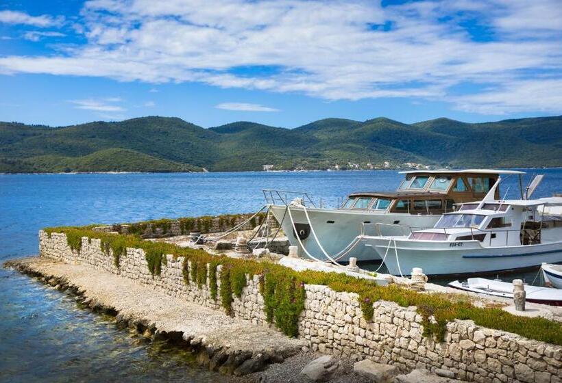 هتل Aminess Grand Azur