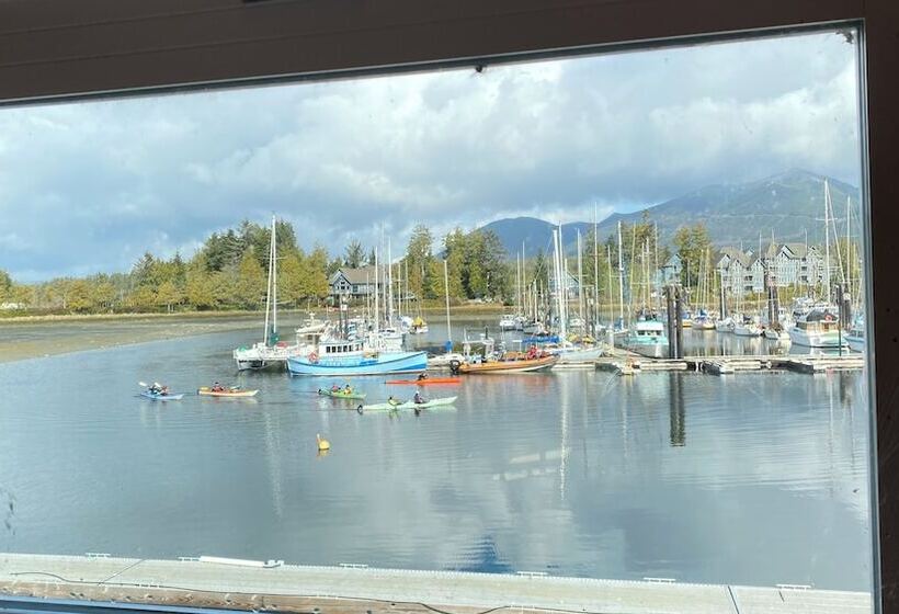 هتل Canadian Princess Lodge & Marina