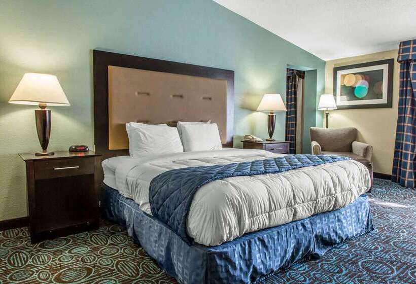 בית מלון כפרי Clarion Inn New London  Mystic