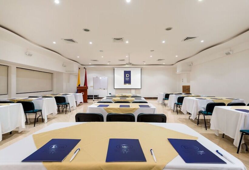 هتل Dann Combeima