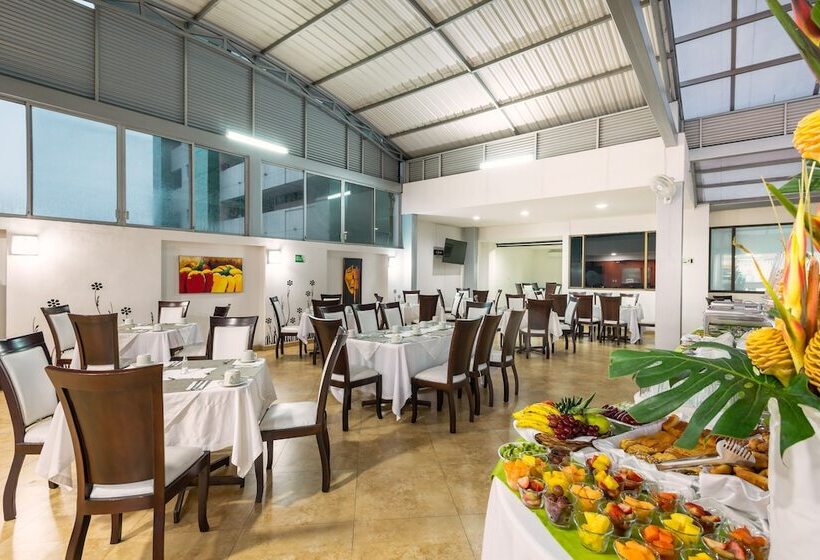 هتل Dann Combeima