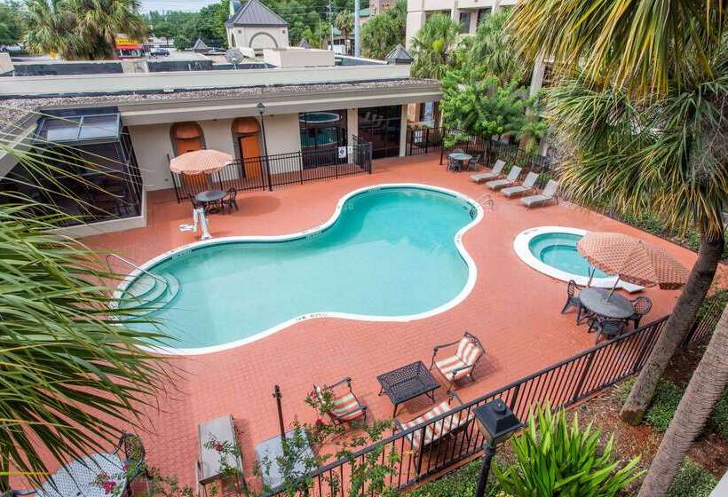 בית מלון כפרי Days Inn & Suites By Wyndham Orlando Airport
