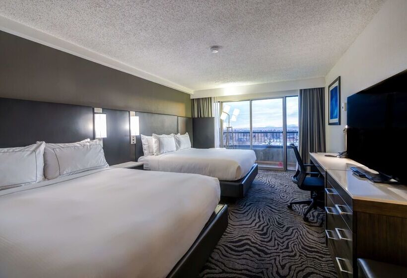 בית מלון כפרי Doubletree By Hilton Calgary North