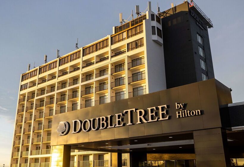 בית מלון כפרי Doubletree By Hilton Calgary North