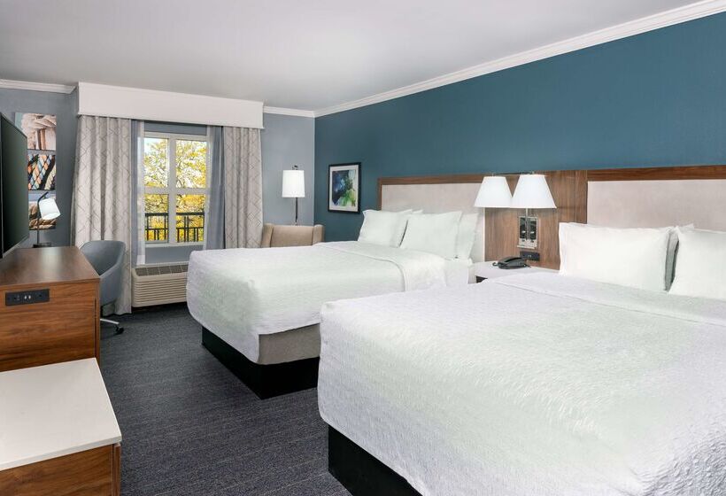 هتل Hampton Inn Savannah Historic District
