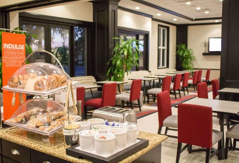 هتل Hampton Inn Savannah Historic District