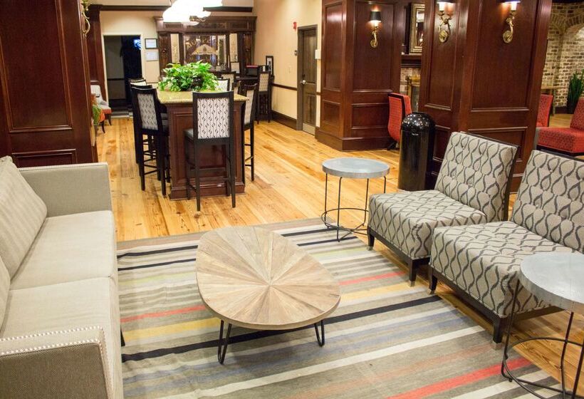 فندق Hampton Inn Savannah Historic District