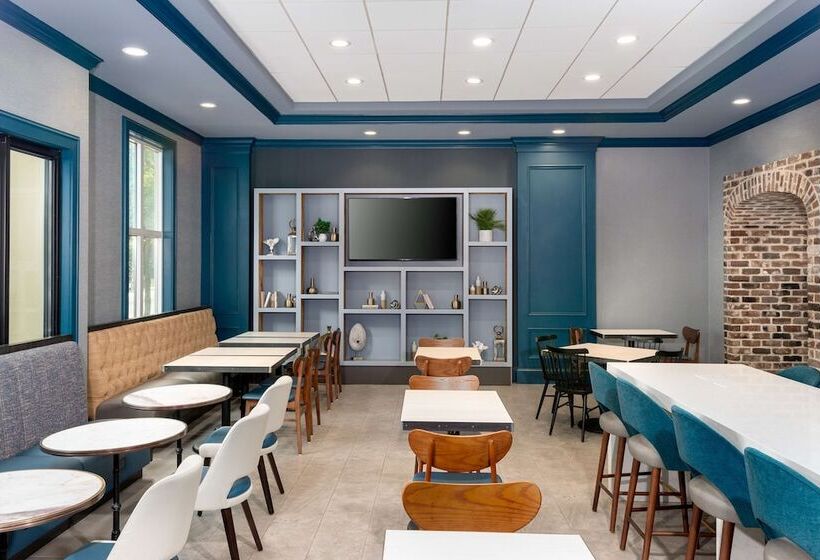 هتل Hampton Inn Savannah Historic District