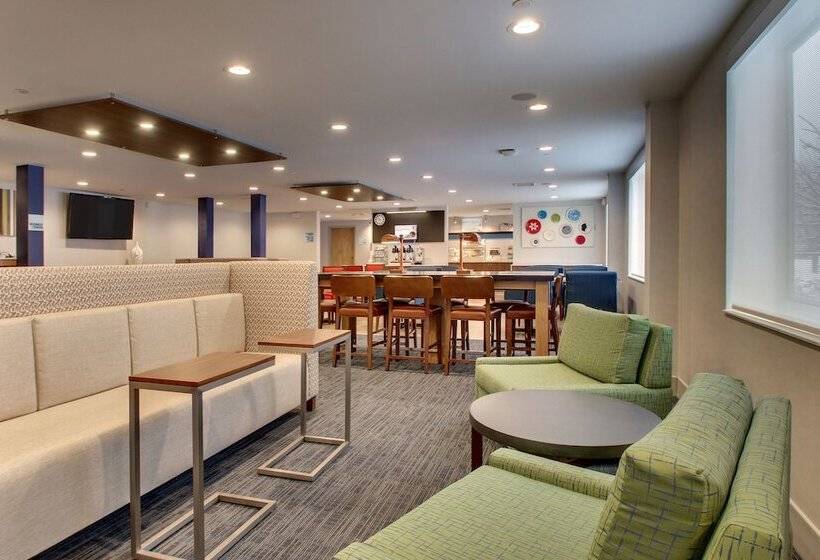 هتل Holiday Inn Express & Suites   Lincoln East   White Mountains, An Ihg