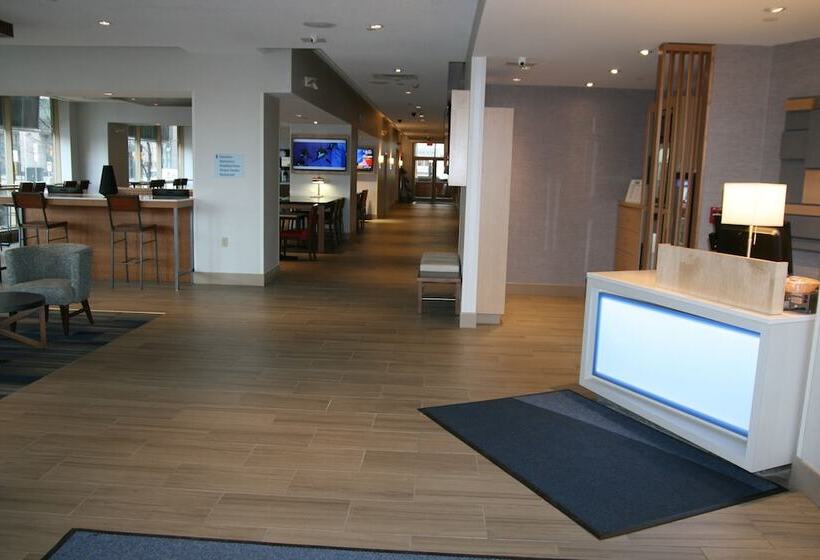 فندق Holiday Inn Express & Suites Buffalo Downtown, An Ihg