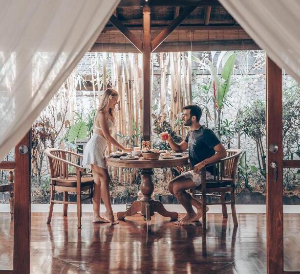 هتل Jestate Villas & Guest Houses Jimbaran