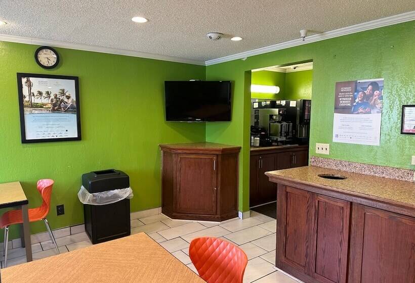 Hotelli La Quinta Inn By Wyndham Omaha Southwest