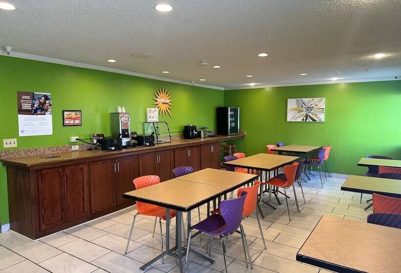 Hotelli La Quinta Inn By Wyndham Omaha Southwest