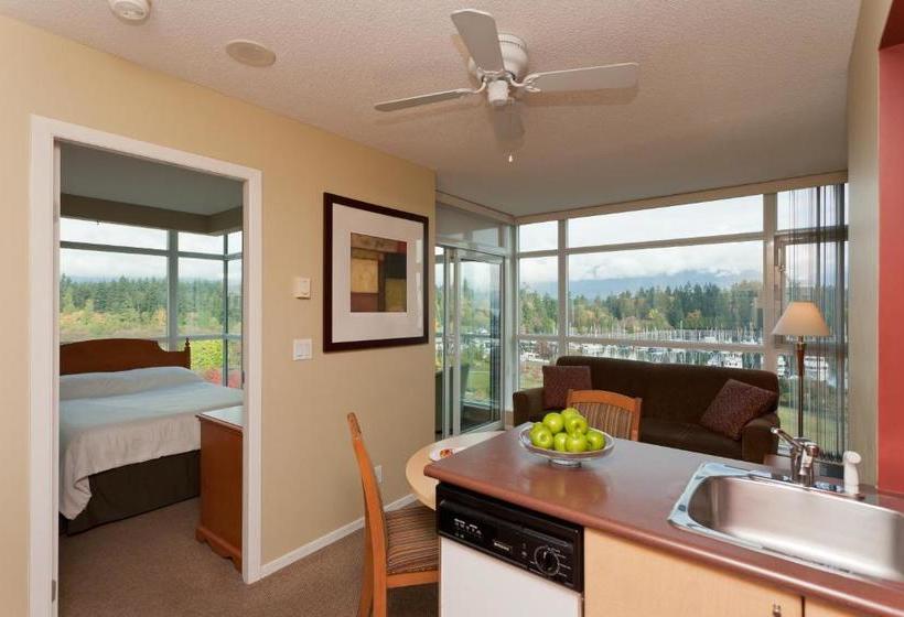 Отель Lord Stanley Suites On The Park