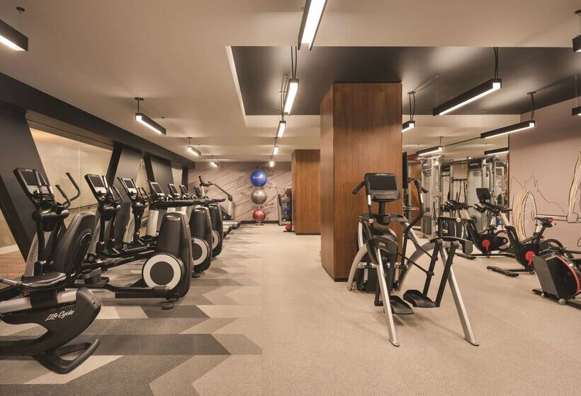 Fotos del hotel Martinique New York On Broadway, Curio Collection By Hilton:  75