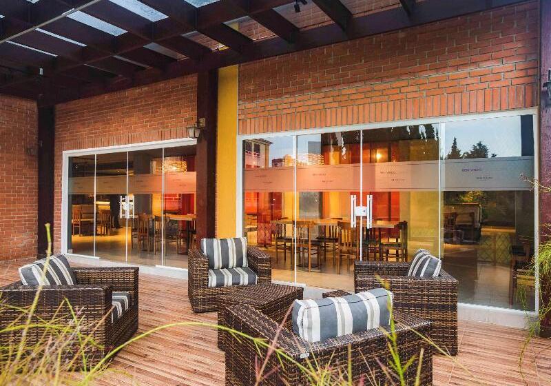 בית מלון כפרי Cassino Tower Curitiba Aeroporto By Nacional Inn