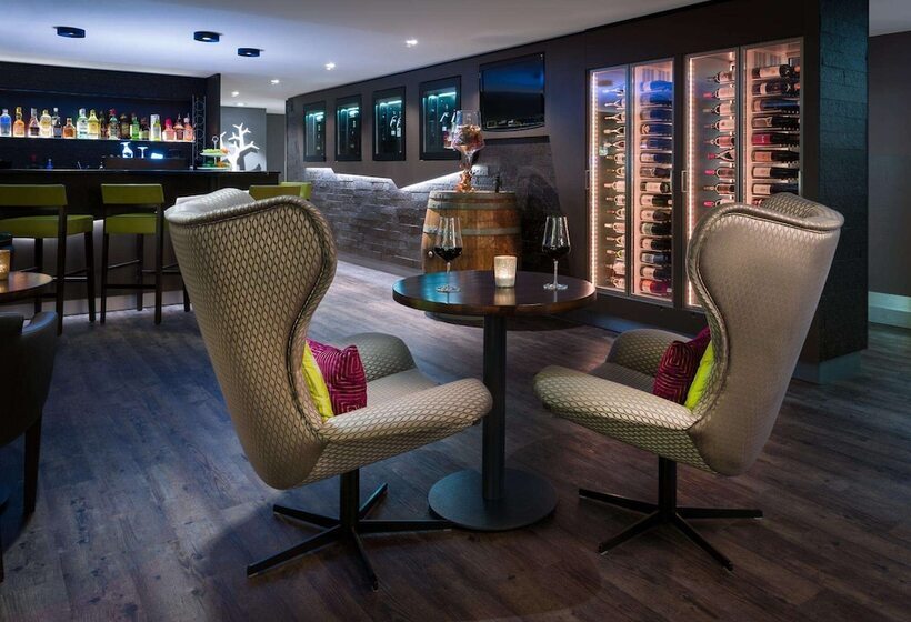 هتل Sisuites