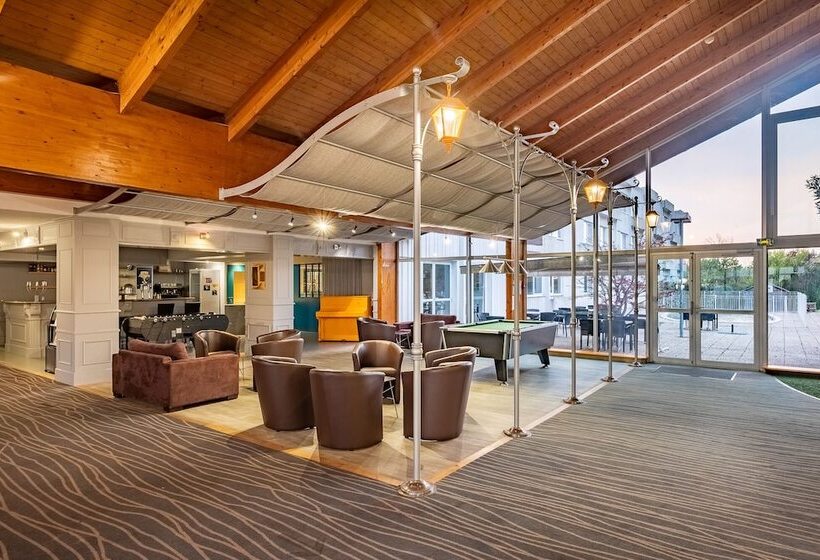 בית מלון כפרי Hôtel Akena Poitiers Nord Futuroscope