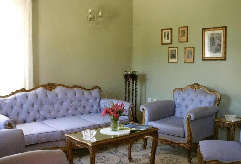 هتل Villa De Loulia