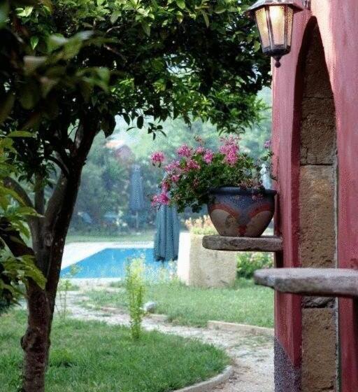 هتل Villa De Loulia