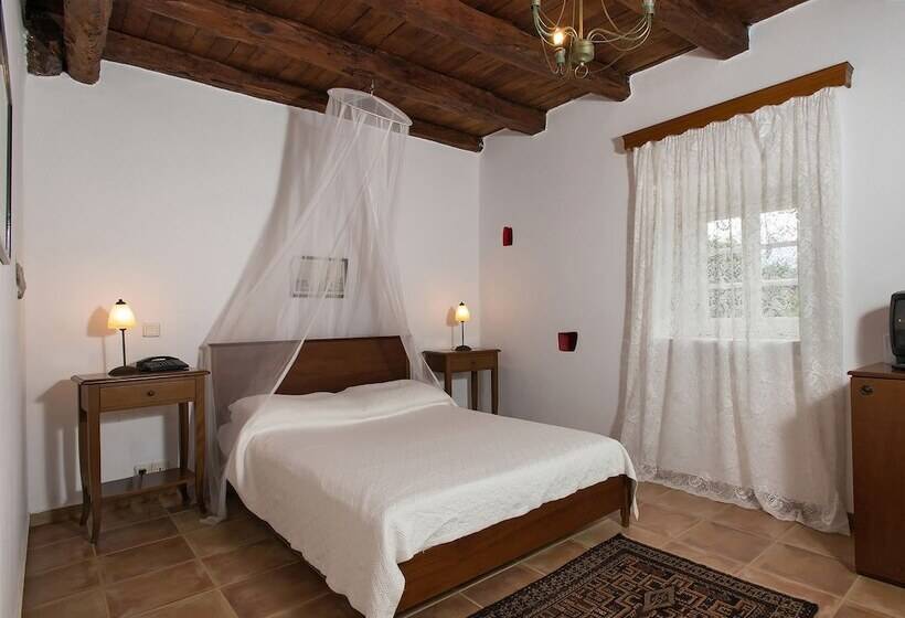 هتل Villa De Loulia