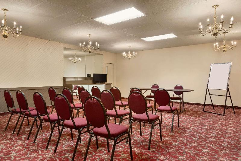 فندق على الطريق Travelodge By Wyndham Baie Comeau