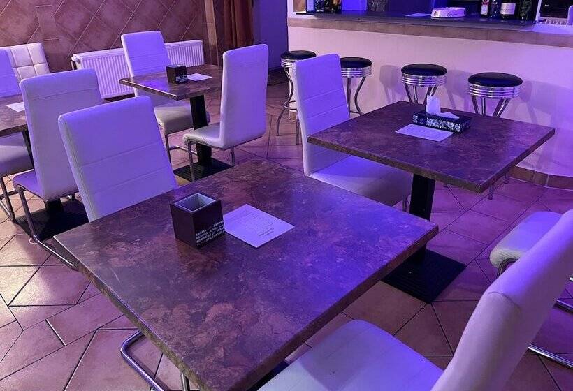 Fotos del hotel City Hotel West:  17