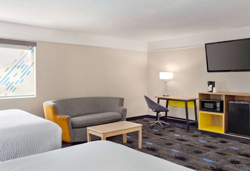 Hotel Days Inn By Wyndham Kansas City International Airport