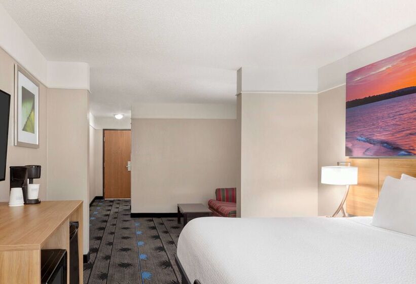 Hotel Days Inn By Wyndham Kansas City International Airport