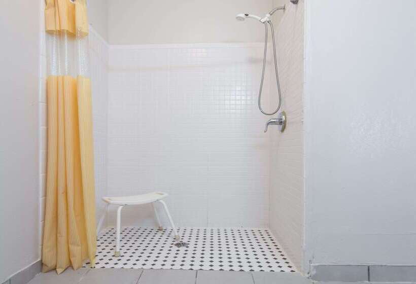 هتل Days Inn By Wyndham Kansas City International Airport