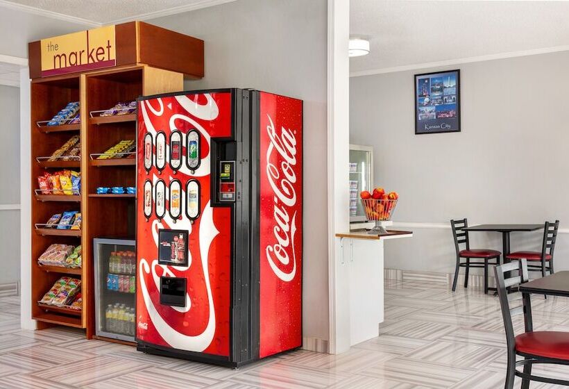 هتل Days Inn By Wyndham Kansas City International Airport