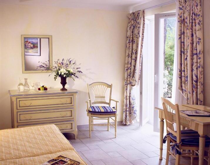 Grand Hotel Des Lecques; Bw Signature Collection