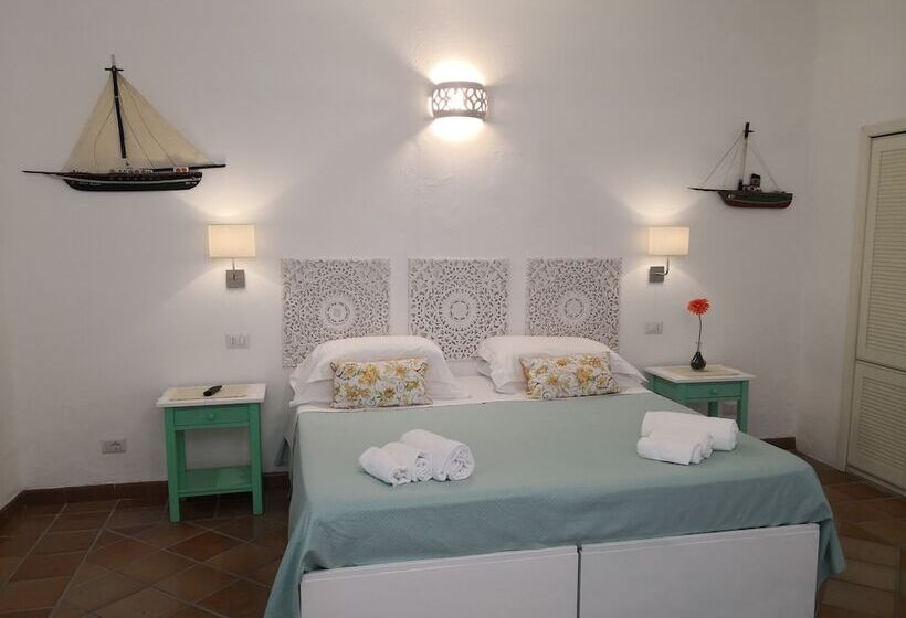 هتل Ossidiana Stromboli Center