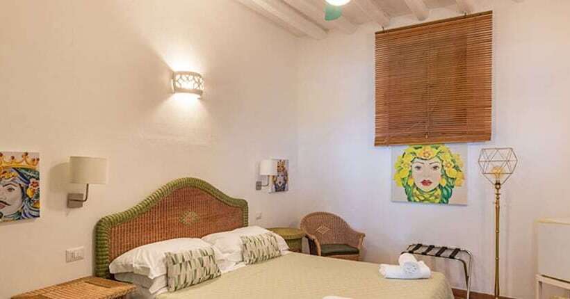 هتل Ossidiana Stromboli Center