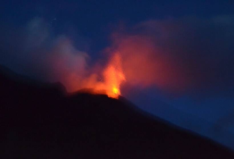 هتل Ossidiana Stromboli Center