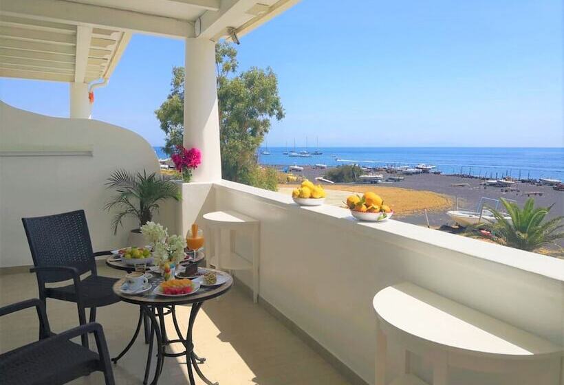 هتل Ossidiana Stromboli Center