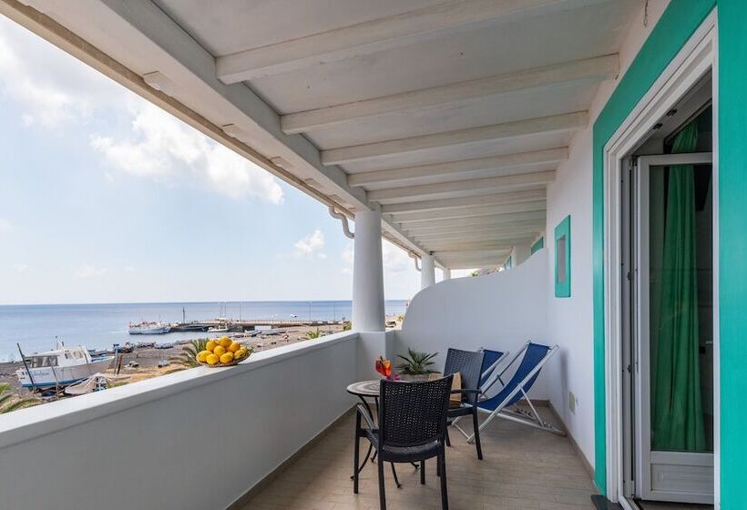 هتل Ossidiana Stromboli Center