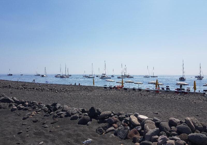 هتل Ossidiana Stromboli Center