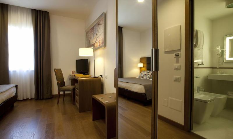 فندق Plaza Varese